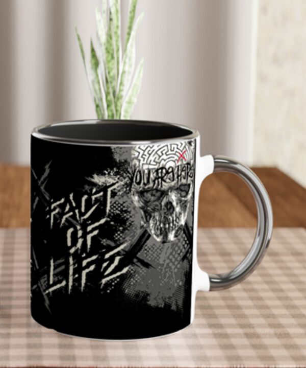 Fact of Life Tasse, Labyrinth Totenkopf Tattoo Design